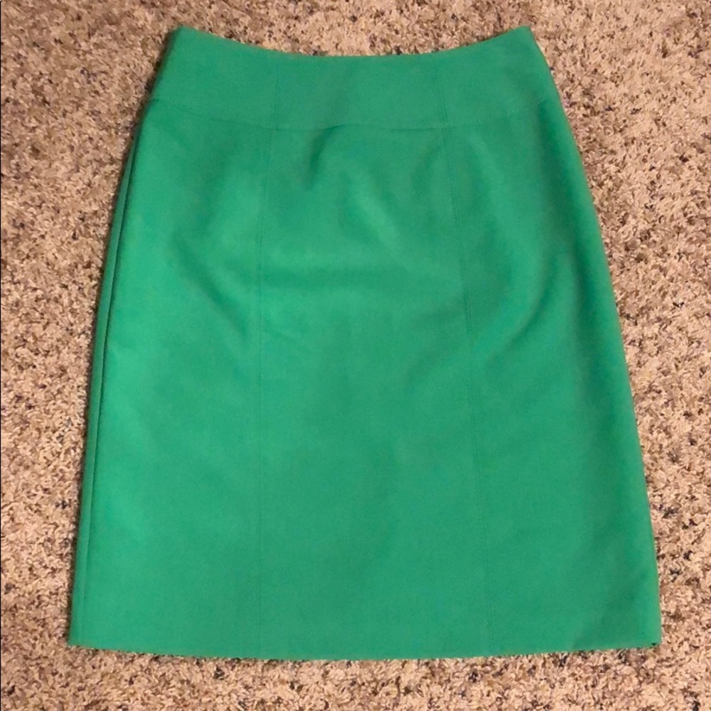 Worthington Size 4 Green Pencil Skirt